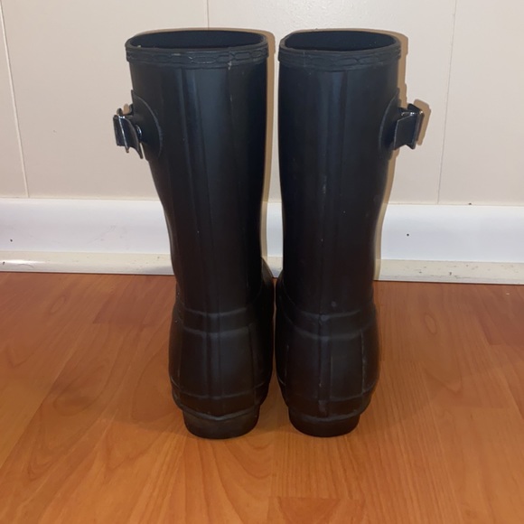 Women’s Original Short Rain Boots by Hunter - Picture 4 of 7